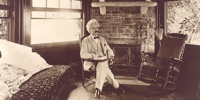 738px-Mark_Twain_seated