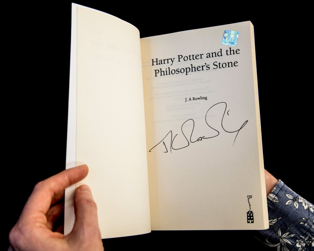 Trek-Nov-17-Harry-Potter-JK-Rowling-Signature-web