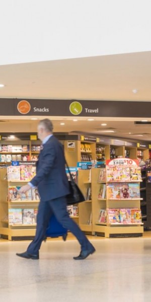 01_bookstore_The-Perk-of-Buying-Books-At-the-Airport-No-One-Knows-About_499424965_ymgerman-1024x683
