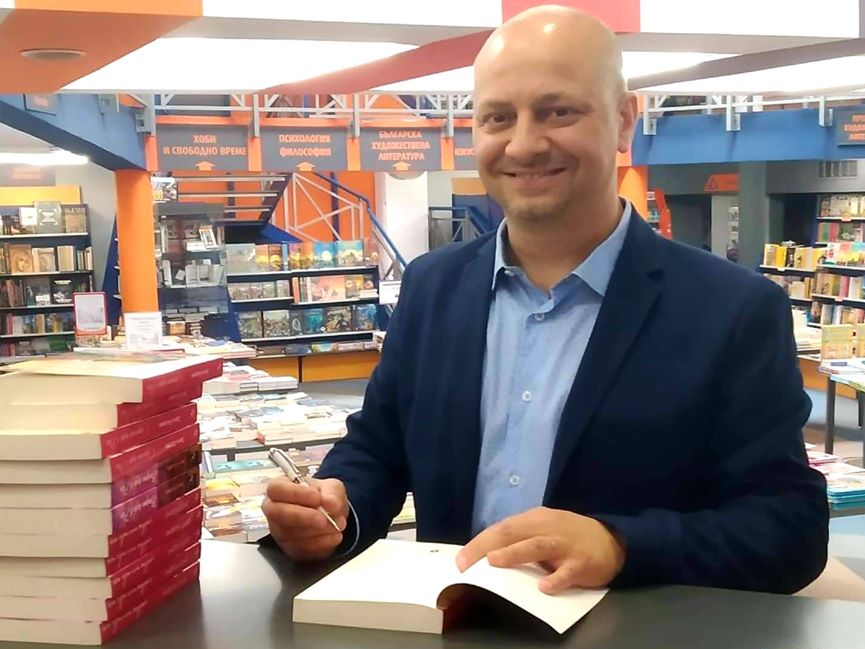 64710180_10157431026398060_4703444021861679104_n_cr