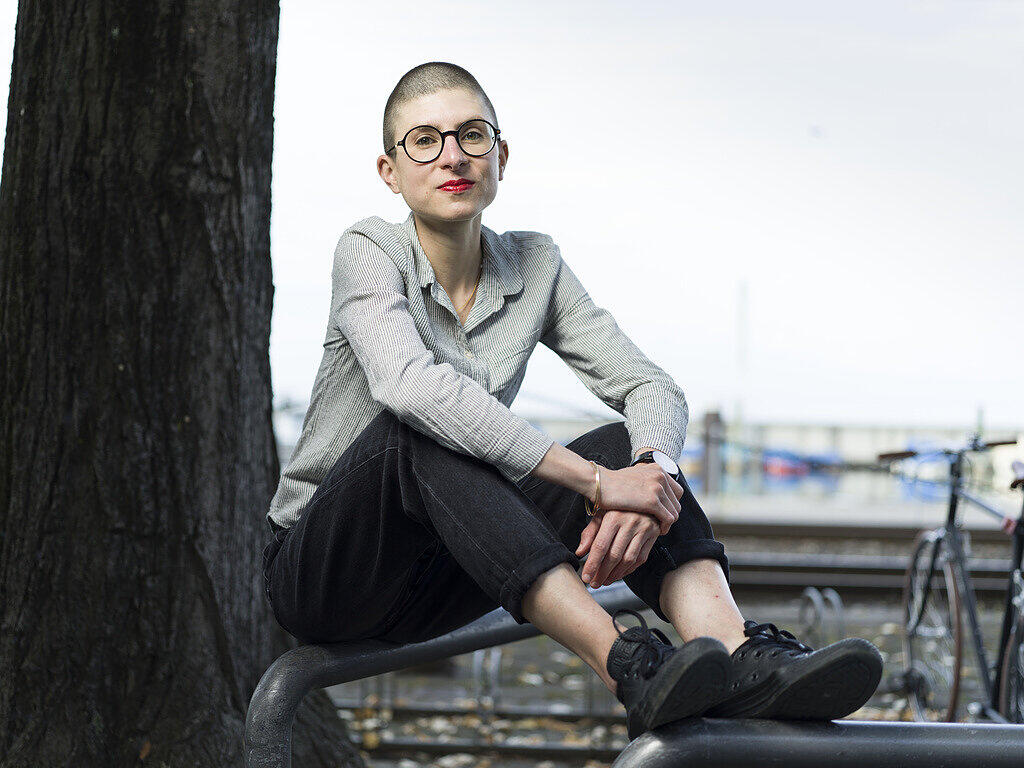 SCHRIFTSTELLERIN, AUTORIN,