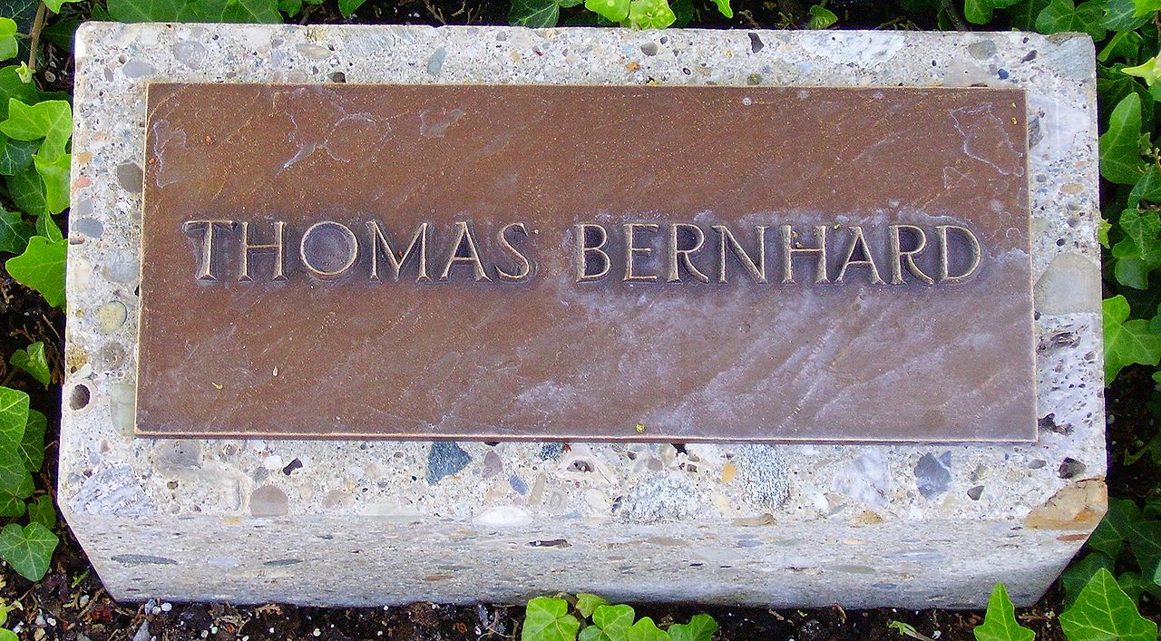1280px-Thomas_Bernhard_Grab_Stein
