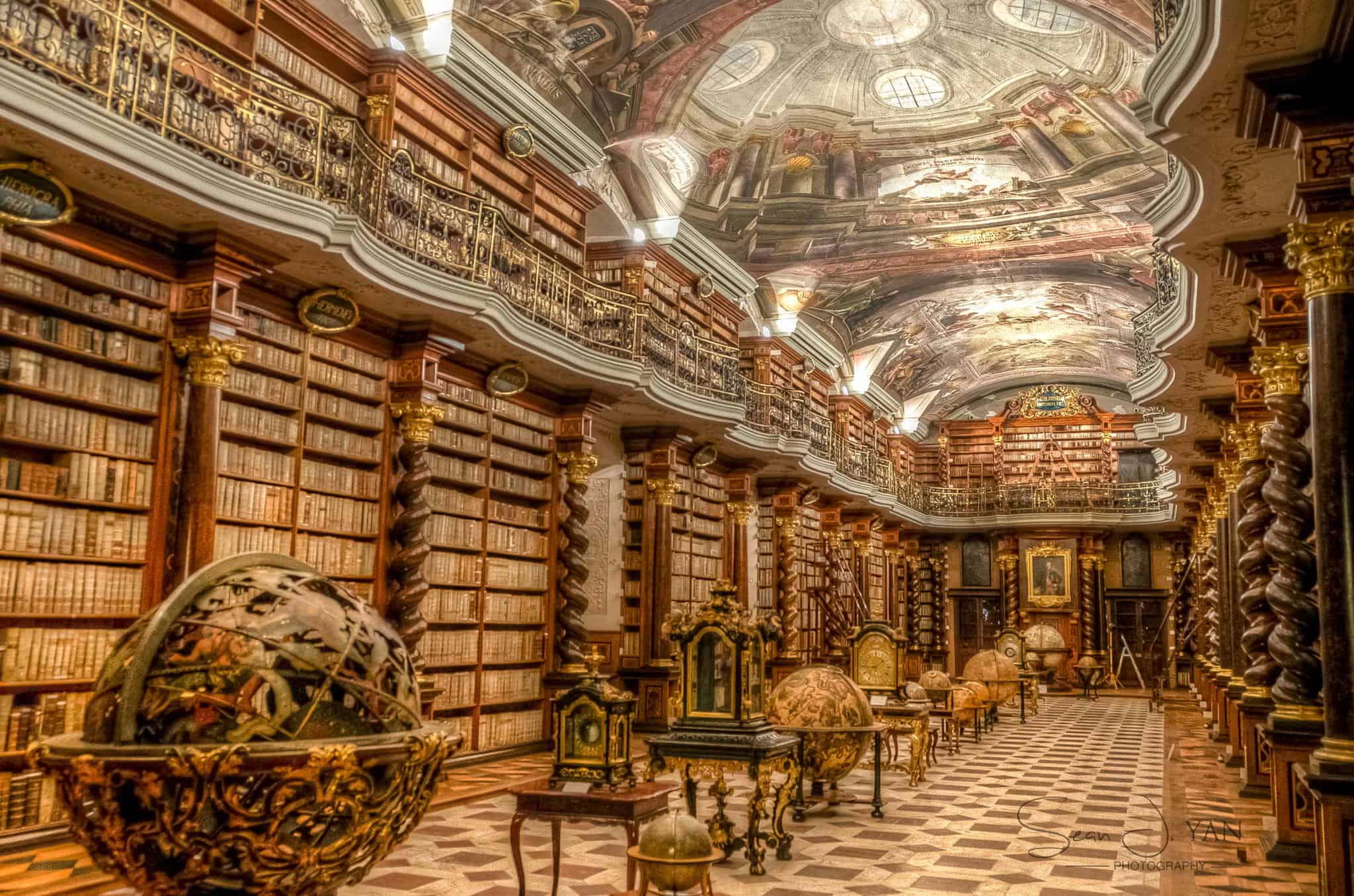 Interior-of-The-Clementinum-and-the-National-Library