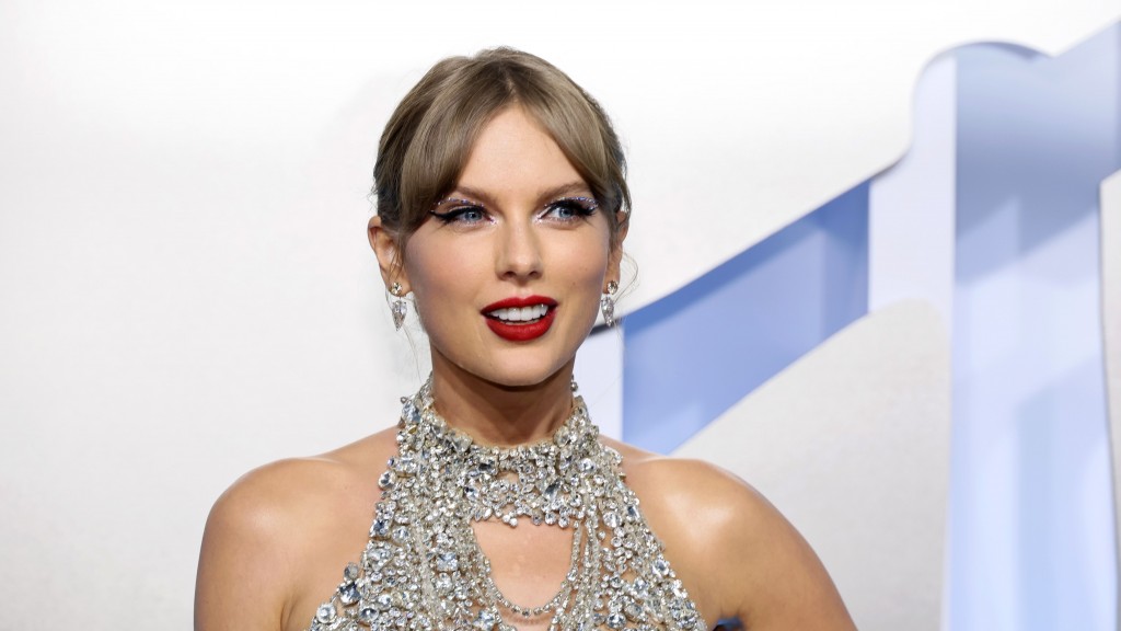 taylor-swift-attends-the-2022-mtv-vmas-at-prudential-center-news-photo-1666112261