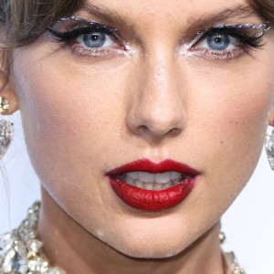 taylor-swift-before-and-after-2200x1230