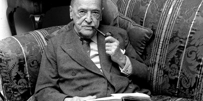 vintage-somerset-maugham-country-house-library