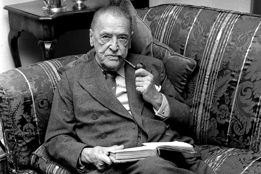 vintage-somerset-maugham-country-house-library