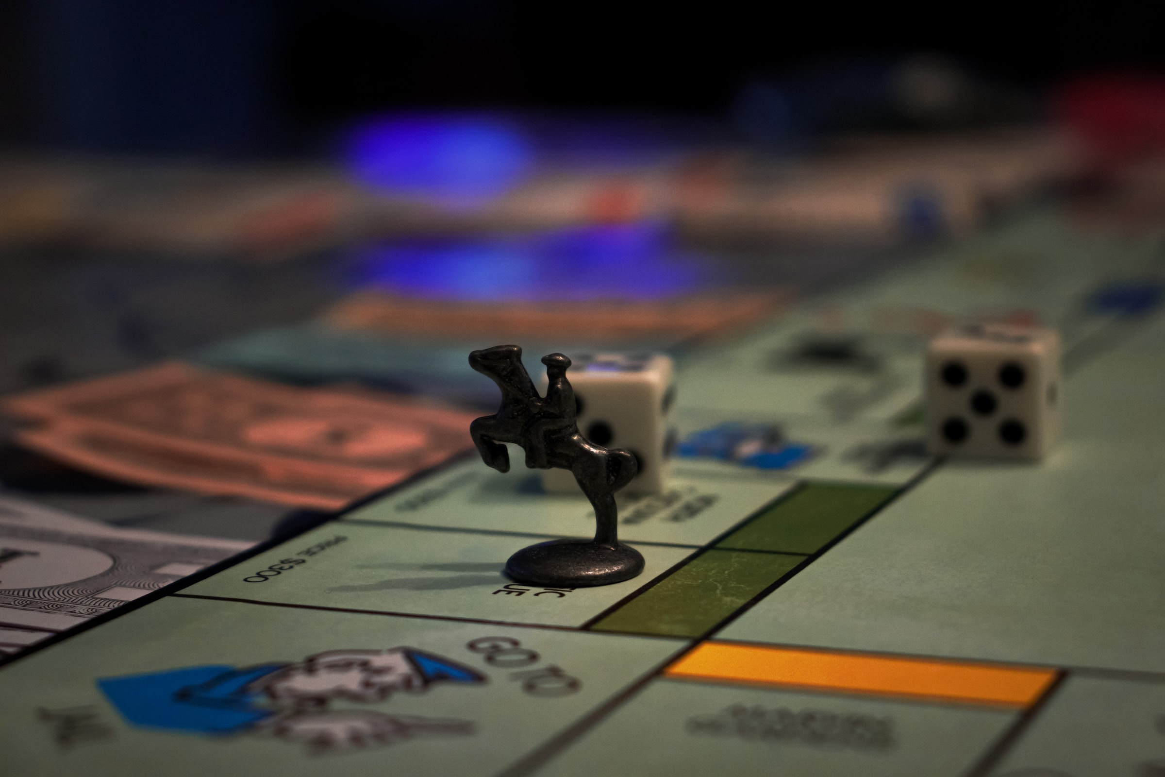 monopoly-deskove-hry-unsplash