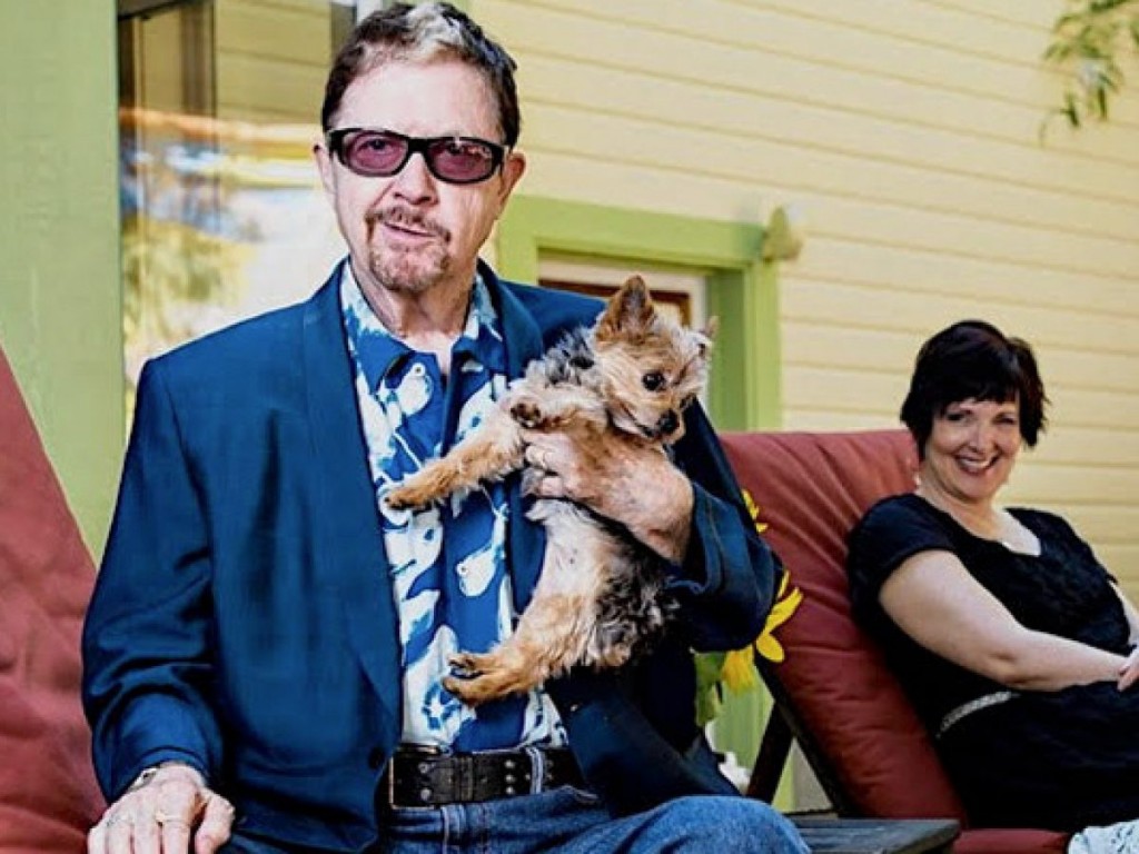 addiction-recovery-ebulletin-Tom-Robbins-birthday-1200x900